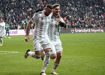Cenk Tosun, ligde 7 maç aranın ardından golle tanıştı