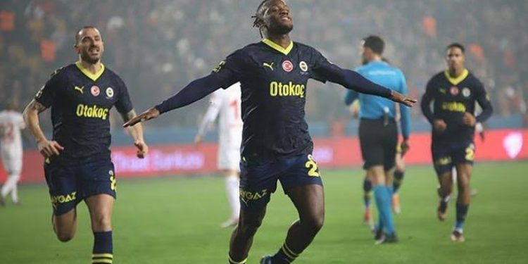 Fenerbahçe adını çeyrek finale yazdırdı