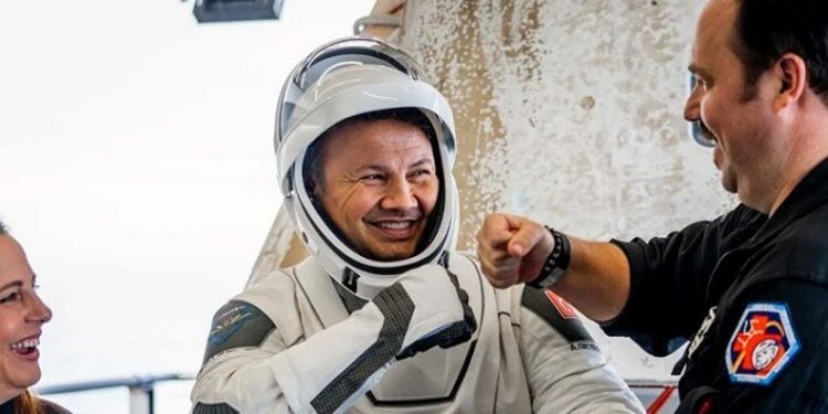 Alper Gezeravcı: Merhaba Dünya! Ben geldim