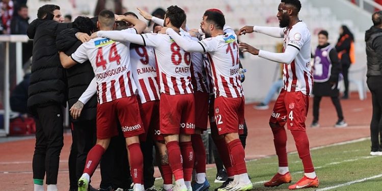 Sivasspor zor da olsa kazanmasını bildi