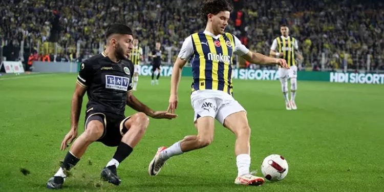 Fenerbahçe zirveyi Galatasaray’a kaptırdı