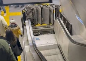 Bakım yaptığı yürüyen merdivende sıkışan işçi hayatını kaybetti