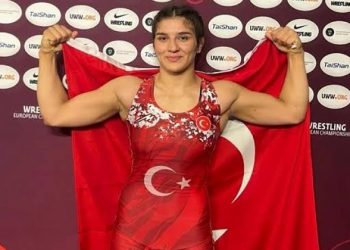Nesrin Baş’tan altın madalya