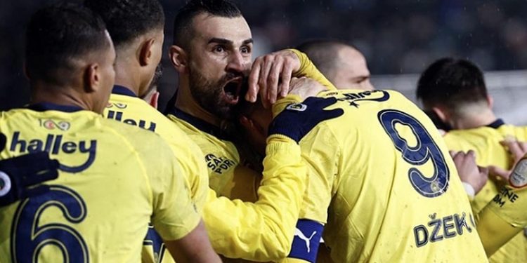 Zorlu zeminde kazanan Fenerbahçe
