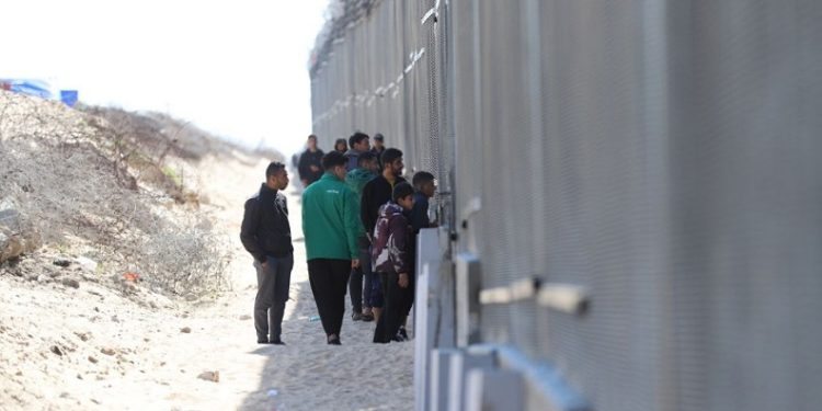 Refah’ta binlerce Filistinli yerinden edildi!