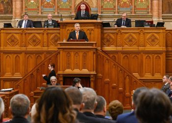 Macaristan İsveç’in NATO üyeliğine onay verdi