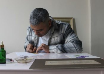 Usta sanatçılara taş çıkarıyor