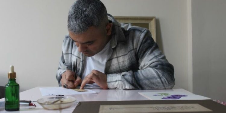 Usta sanatçılara taş çıkarıyor