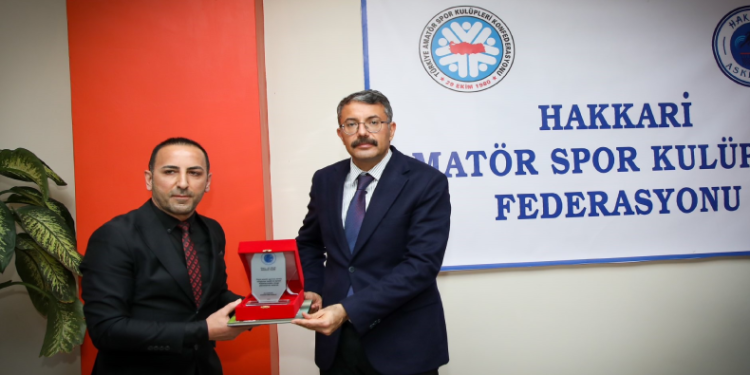 Vali Çelik sporcularla bir araya geldi