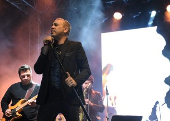 Kuşadası’nda Haluk Levent Rüzgârı