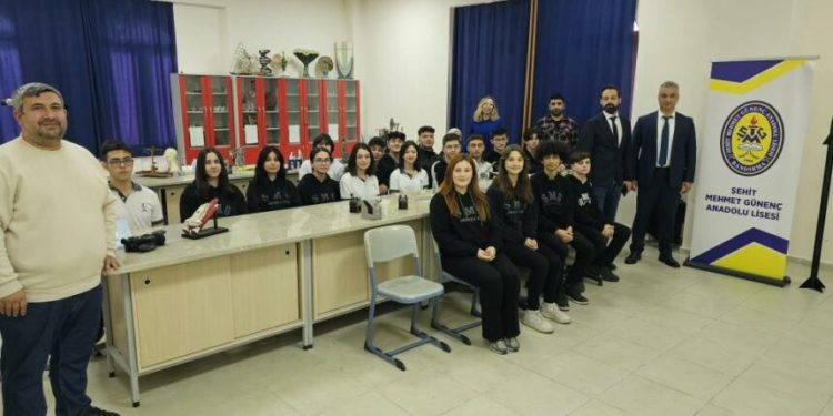 Öğrencileri Gezeravcı’yı bekliyor