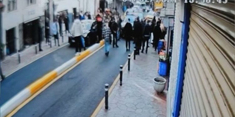 İstanbul’da cinayet! Kafa atıp, kurşun yağdırdı