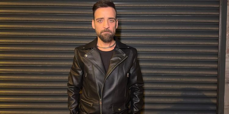 Sanatçı Hüseyin Cengiz “Ömür Dediğin” şarkısını yorumladı