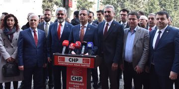 Özel’den ekonomi eleştirisi: “Emekli kart” çağrısını yineledi