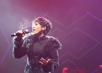 Aydilge şarkıları ile Bursa’yı salladı