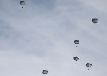 ABD Gazze’ye ilk yardımını havadan indirdi