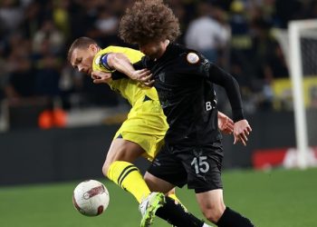 Fenerbahçe Hatay’dan mutlu dönüyor