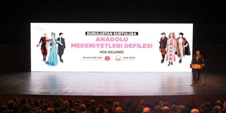 Kuruluştan kurtuluşa anadolu medeniyetleri defilesi