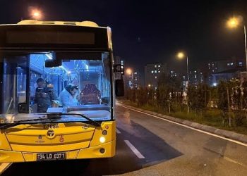 Başakşehir’de “yol verme” kavgası: Otobüs şoförünü bıçaklayıp kaçtı