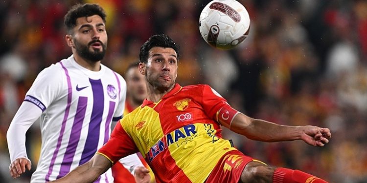 İzmir’de sessiz gece