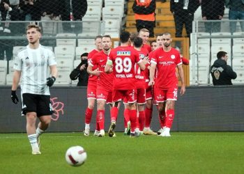 Kartal ağır yaralı