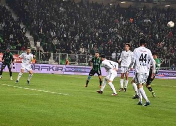 Sakaryaspor Altay’ı rahat geçti