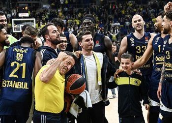 Fenerbahçe Beko Barcelon’yı yıktı