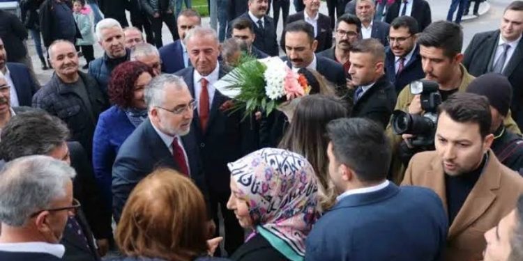 Bakan Işıkhan’dan emeklilere indirim müjdesi