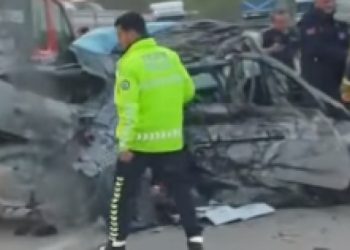 Bursa’da tır otomobi ile çarpıştı! Yaralılar var
