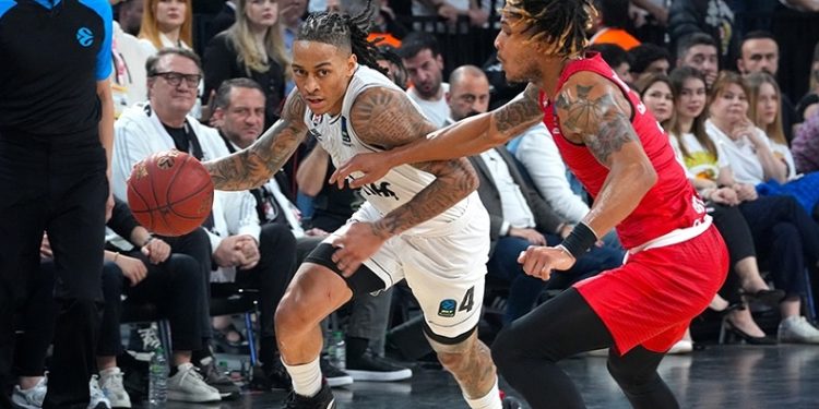 Beşiktaş Emlakjet seriyi 1-1 Yaptı