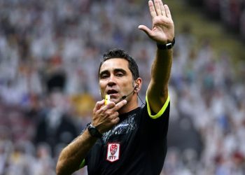 Beşiktaş – Galatasaray derbisinin VAR’ı Koray Gençerler oldu