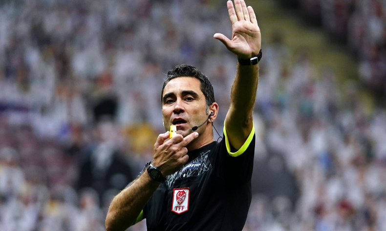 Beşiktaş – Galatasaray derbisinin VAR’ı Koray Gençerler oldu