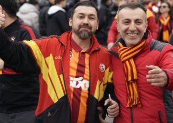 Galatasaray taraftarı, Dolmabahçe’de