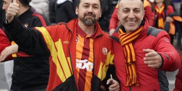 Galatasaray taraftarı, Dolmabahçe’de