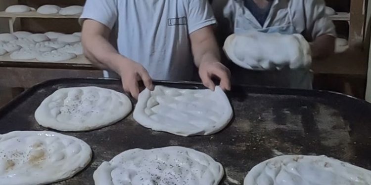 Erciş’te indirimli ekmek satan fırıncı tepki alıyor