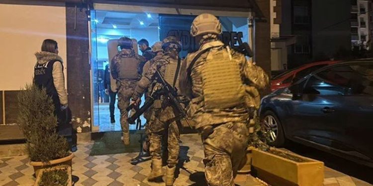 8 ilde terör örgütüne operasyon