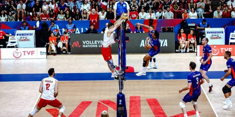 FIVB Voleybol Milletler Ligi: Türkiye: 2 – Hollanda: 3