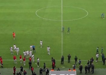 Bursaspor, ACN Vanspor FK maçı yarıda kaldı