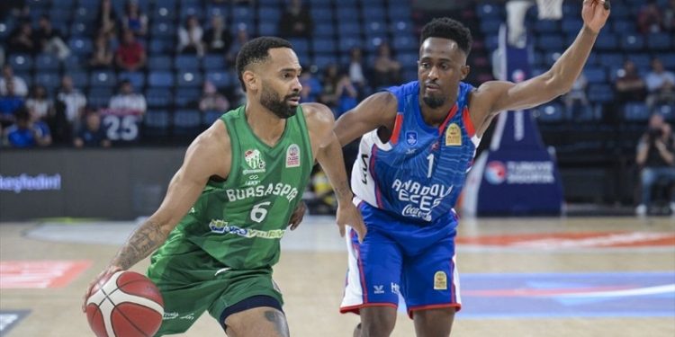 Bursaspor İnfo Yatırım, Anadolu Efes’i devirdi