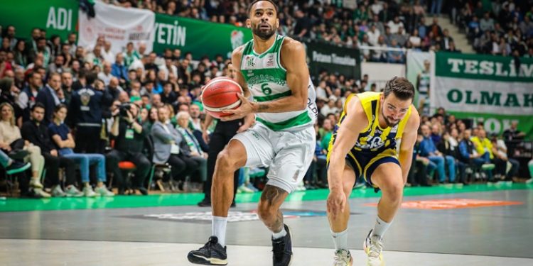 Bursaspor İnfo Yatırım ikinci uzatmada yıkıldı