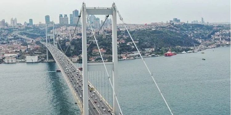 Otoyol ve köprü geçiş ücretleri zamlandı