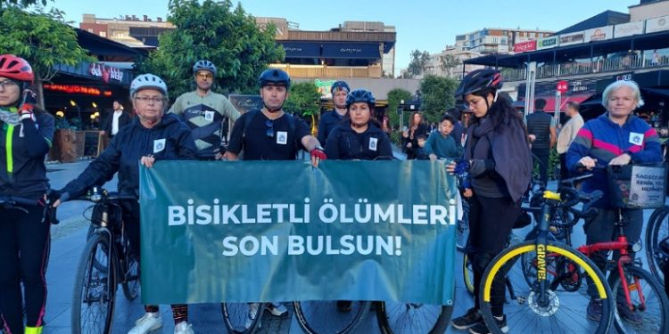 Bisiklet grubundan Sessiz Sürüş eylemi