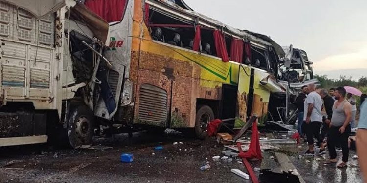 Mersin’de zincirleme kaza: Ölü ve yaralılar var