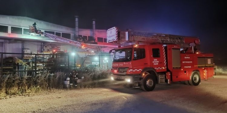 Bursa’da fabrika yangını!