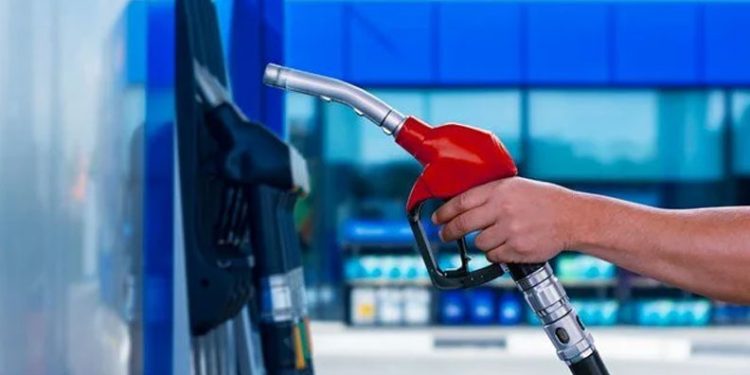 Benzin ve motorine indirim geldi