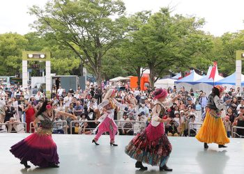 Japonlar, Türk müzikleri eşliğinde halay çekti