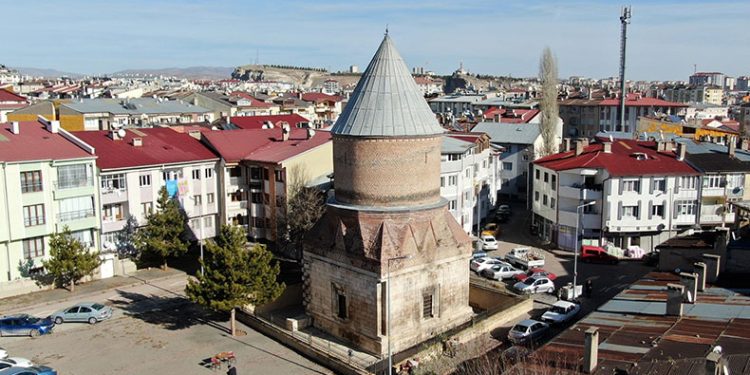 677 yıllık minare restore edilecek