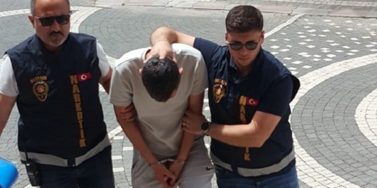 Konya’da sıvı ecstasy ele geçirildi