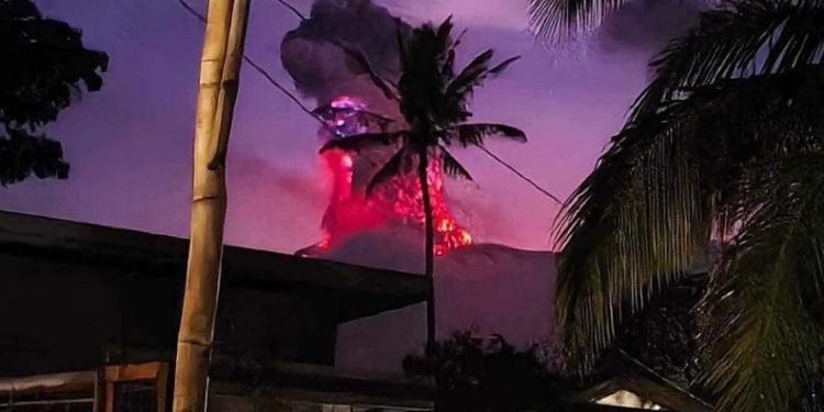 Filipinler’de Yanardağ patlaması: Alarm seviyesi arttırıldı