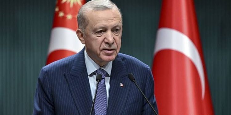 Cumhurbaşkanı Erdoğan: “Terörle sivil siyaset yan yana durmaz”
